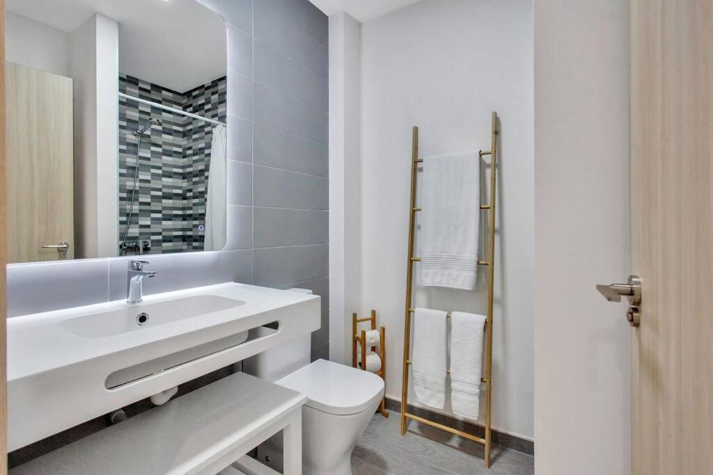 2 Terraces Apartment W/ Astonishing Views. Коста-де-Антигуа Экстерьер фото